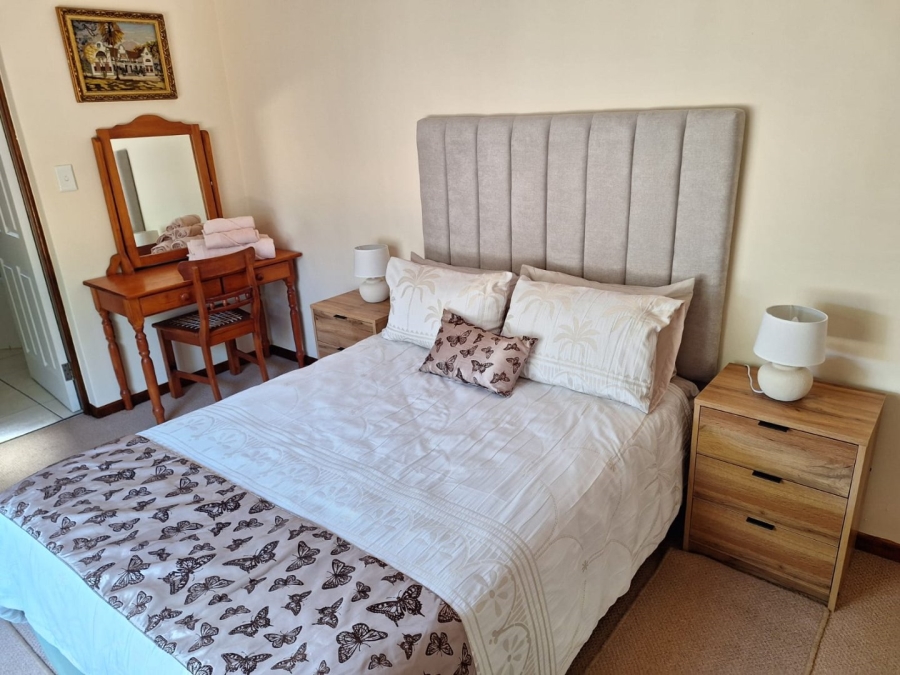 6 Bedroom Property for Sale in Bayview Western Cape